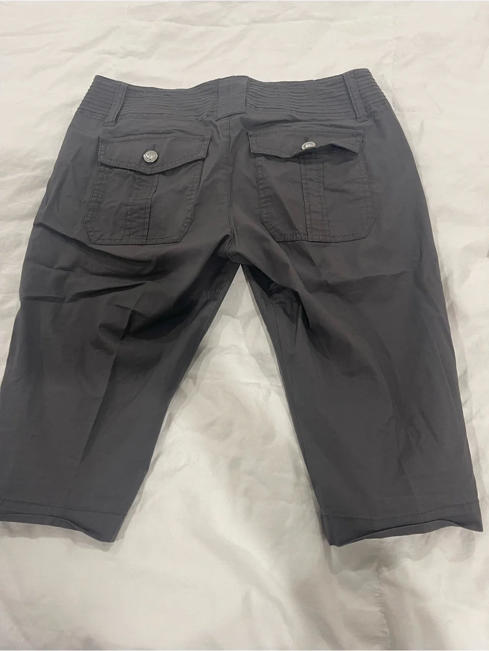 High-Rise Utility Shorts in Dark green  — Women's Casual Bermuda Shorts